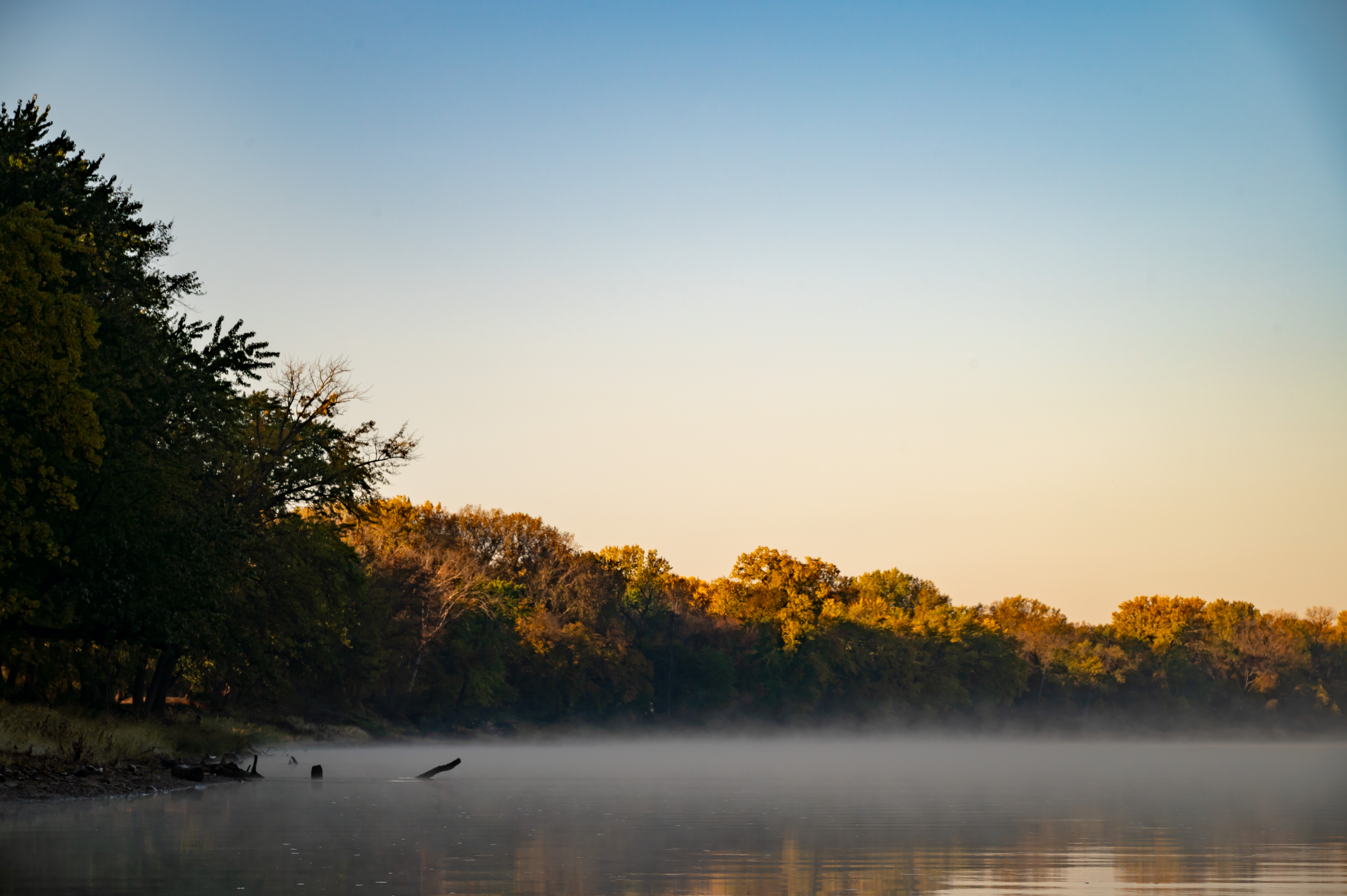 Fall on the Mississippi Fog and fall light on the river