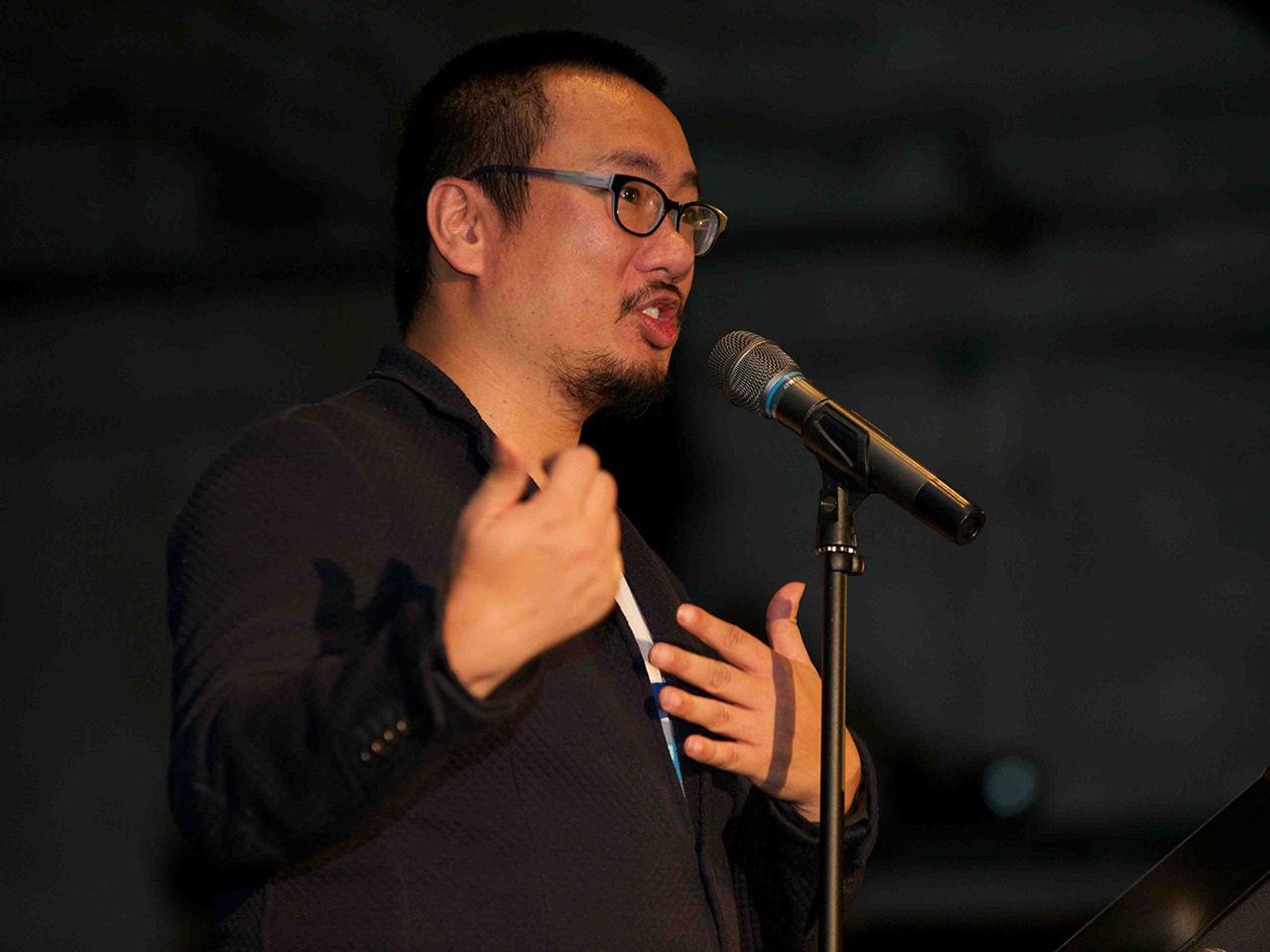 Bao Phi performs a poem