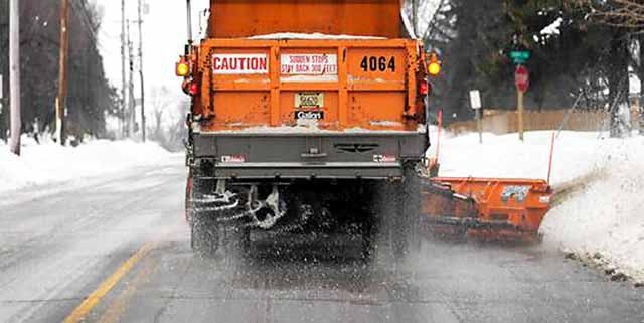 Road salt truck