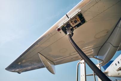Plane wing fueling