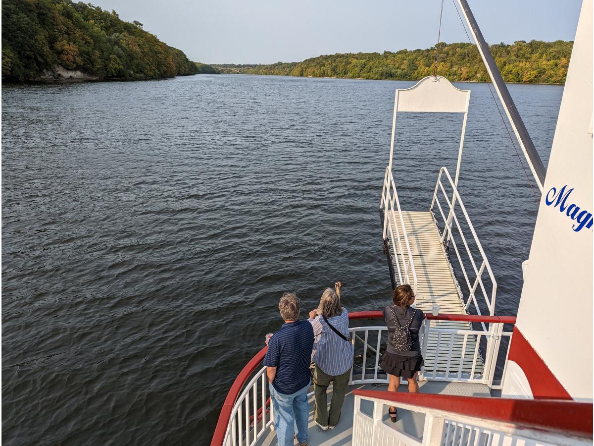 Image of River Guardians on lock & dam boat tour (2022)