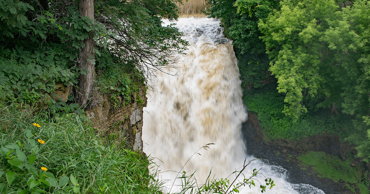 The waterfall at Vermillion Falls Park