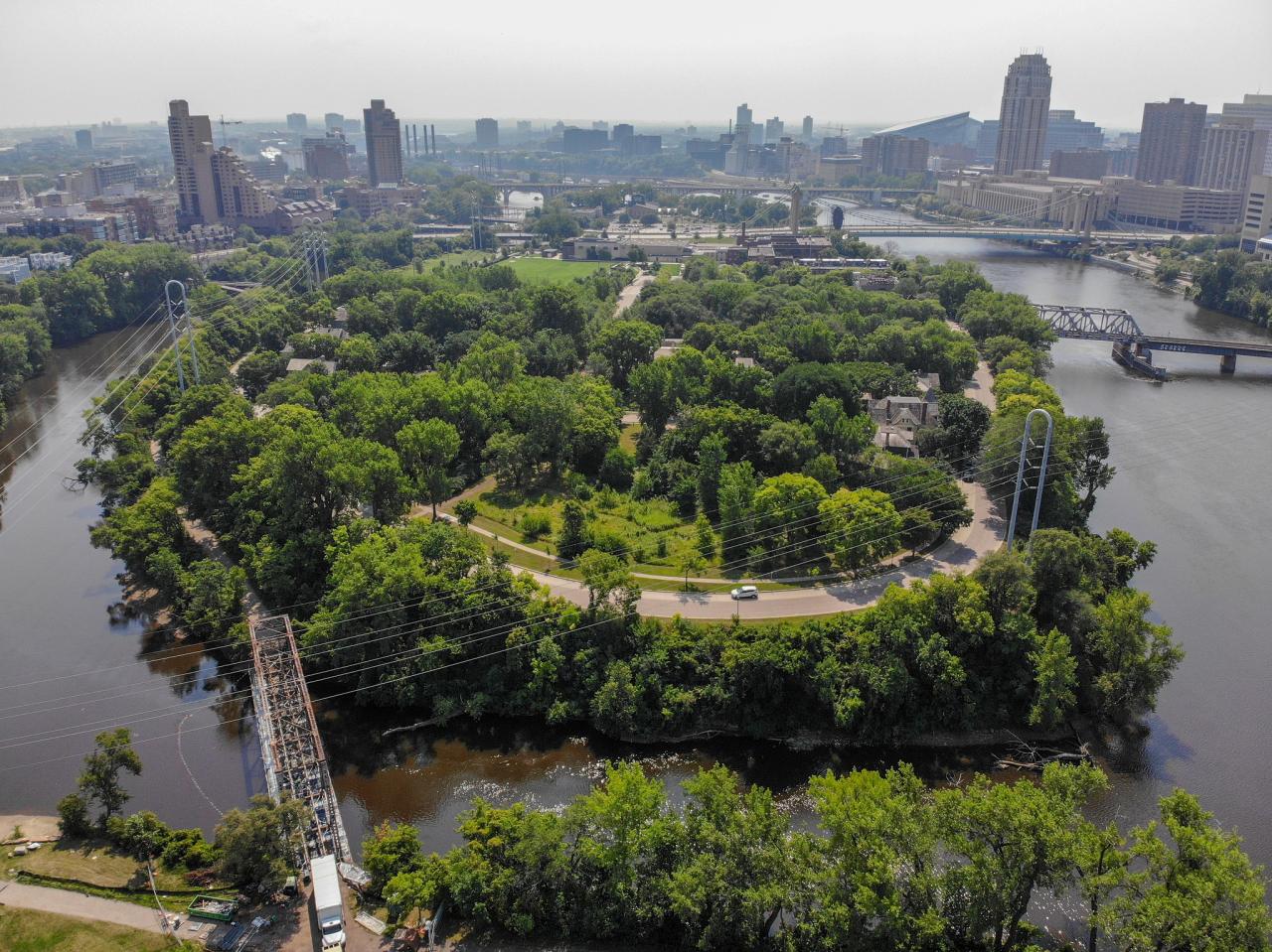 Aerial photo of Nicollet Island