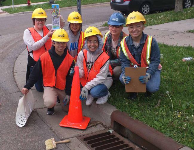 Stenciling drains for the Mississippi River! Stenciling drains for the Mississippi River!